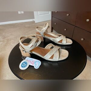 BareTraps Vivian Sandals